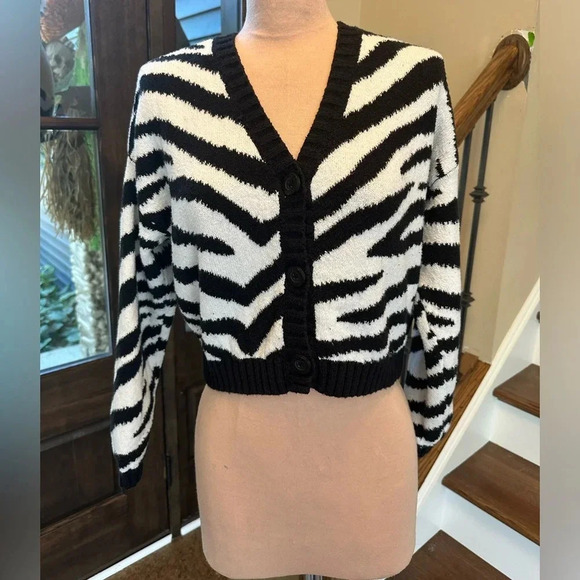 Hollister Zebra Print Cropped Button Front Cardigan Sweater Y2K Size XS - Picture 2 of 6